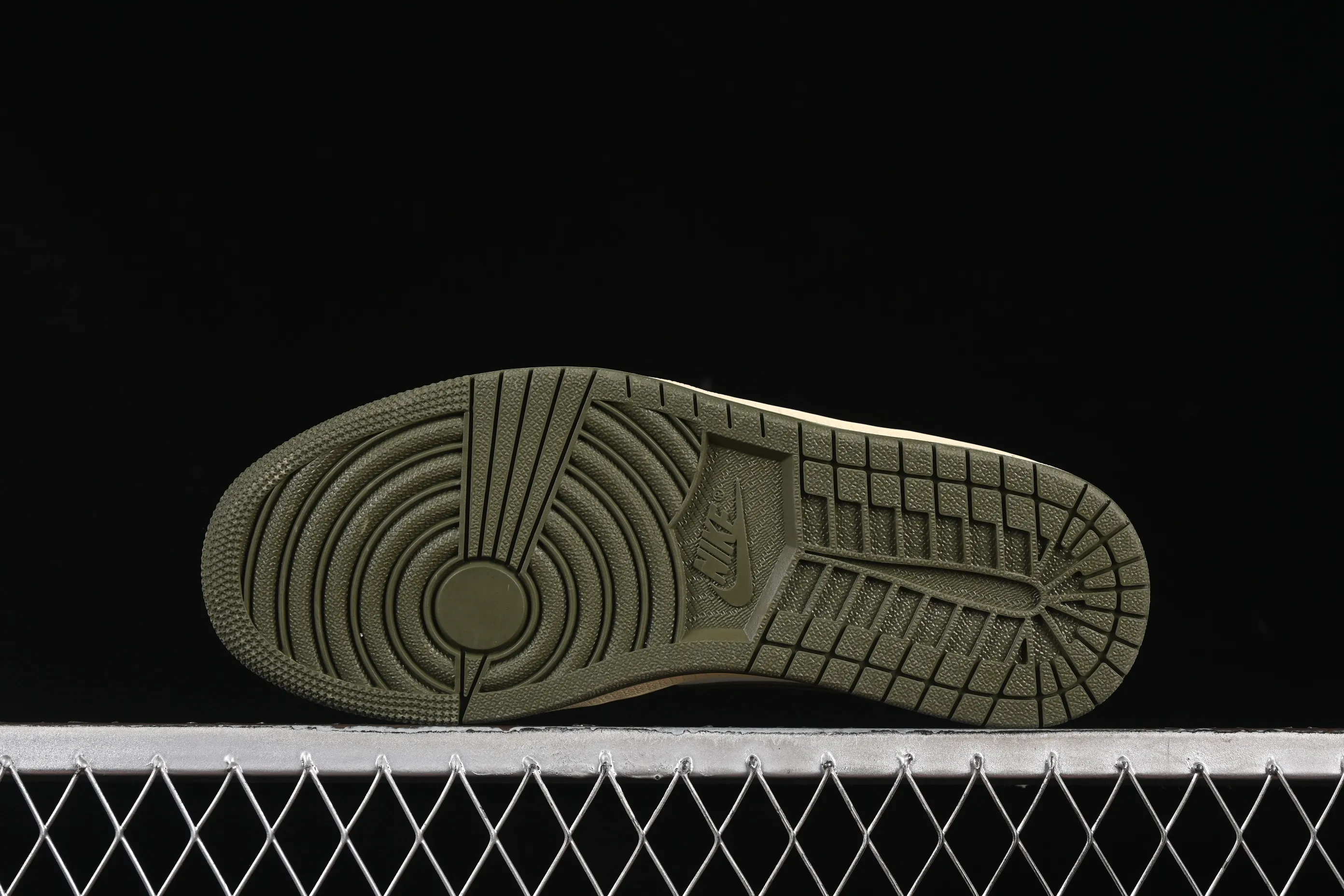 All categories Air Jordan Jordan series basketball shoes Air Jordan 1 Low Air Jordan 1 Low AJ1 Joe 1 army green and white low-top cultural and leisure sports sneakers DC0774-122